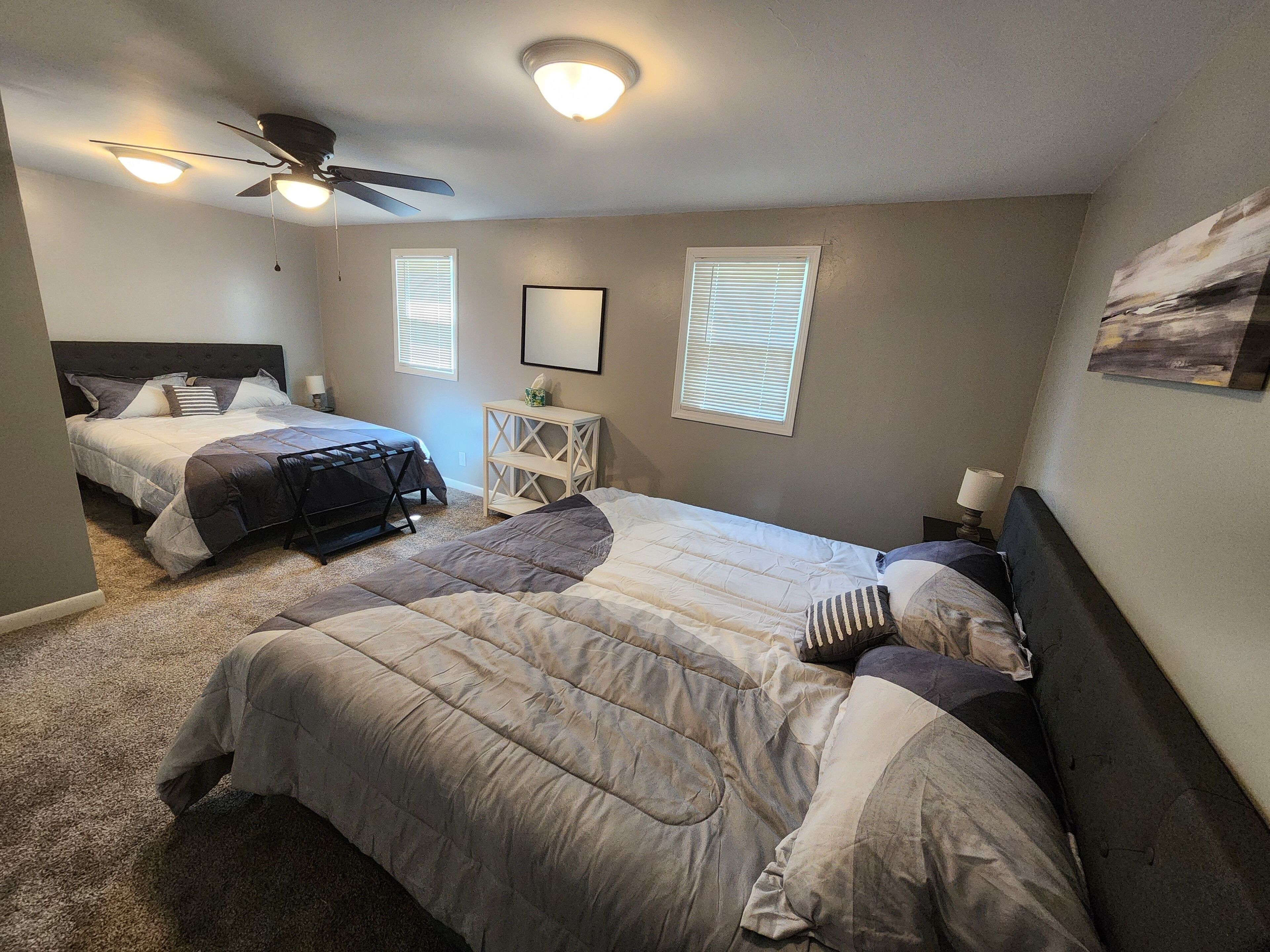 4 bedrooms, desk, iron/ironing board, travel crib