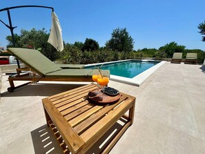 Pool - Villa Reful in der Nähe von Stad Zadar Privatsphäre und Einen Eigenen Pool (Sukošan)