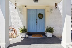 Exterior detail - Charming 4-bedroom house in fabulous Duluth! (Duluth)