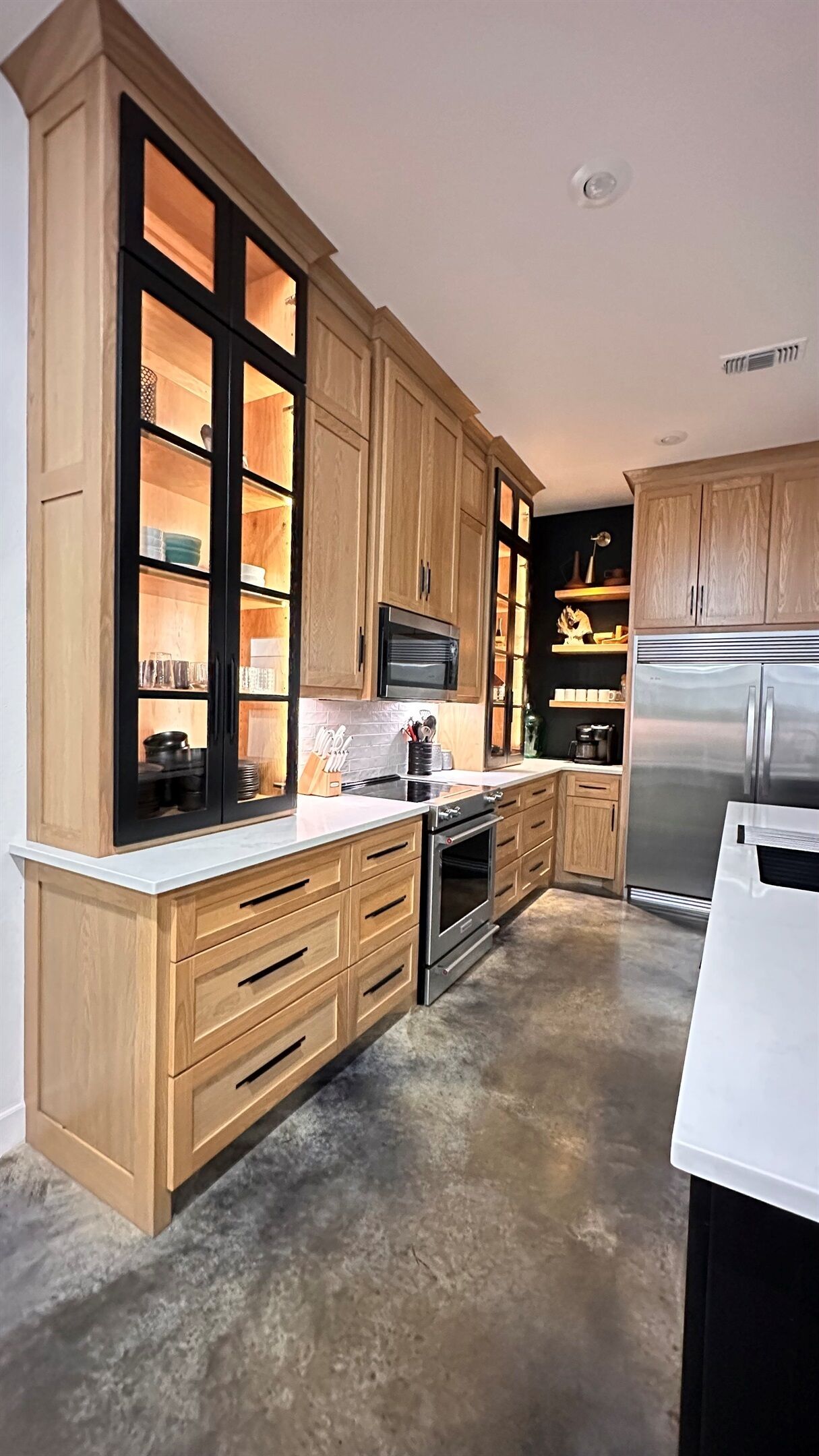 冰箱、微波炉、烤箱、炉灶