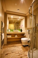 Classic Double Room | Bathroom | Hair dryer