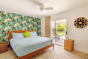 4 bedrooms, desk, iron/ironing board, travel crib