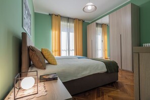 Appartement, balcon | 1 chambre, espace de travail pour ordinateur portable