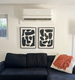 Smart TV - Cozy Dwelling Unit in the Bay! (Bay Point)