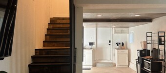 Cozy Dwelling Unit in the Bay!