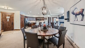 In-room dining - Best Mtn View-ski In Ski Out & Gondola to Downtown (Breckenridge)