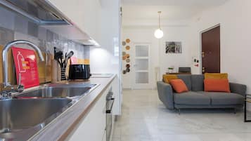 Apartment, Balkon | Eigene Küche | Kühlschrank, Mikrowelle, Ofen, Herdplatte