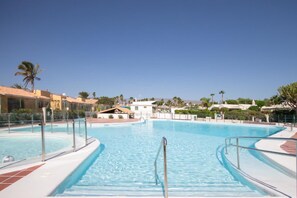 Pool - Bungalow Playa Flor 82 by VillaGranCanaria (Maspalomas)