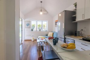 Fridge, oven, dishwasher, coffee/tea maker