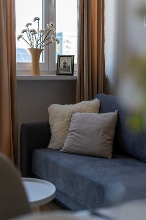 Smart TV - Hala Mirowska Apartment - 9th Floor, City View - by Rentujemy (Warszawa)