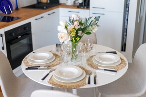 Dining - Hala Mirowska Apartment - 9th Floor, City View - by Rentujemy (Warszawa)