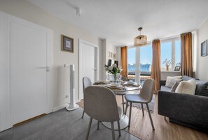 Dining - Hala Mirowska Apartment - 9th Floor, City View - by Rentujemy (Warszawa)