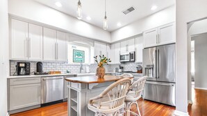 Coffee/tea maker - Deja Blue Villa (Tampa)