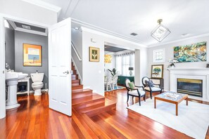 Living area - Deja Blue Villa (Tampa)