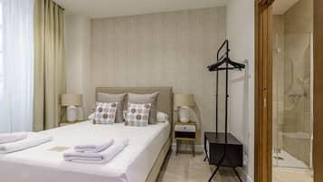 Iron/ironing board, free WiFi, bed sheets