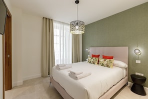 1 dormitorio, tabla de planchar con plancha, wifi gratis y ropa de cama