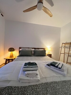 2 chambres, fer et planche à repasser, Wi-Fi, draps fournis