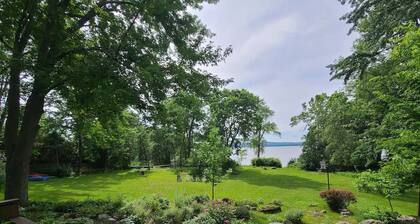 Lakefront Chalet in Montreal