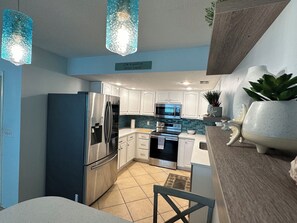 電子レンジ、オーブン、コンロ、食器洗い機