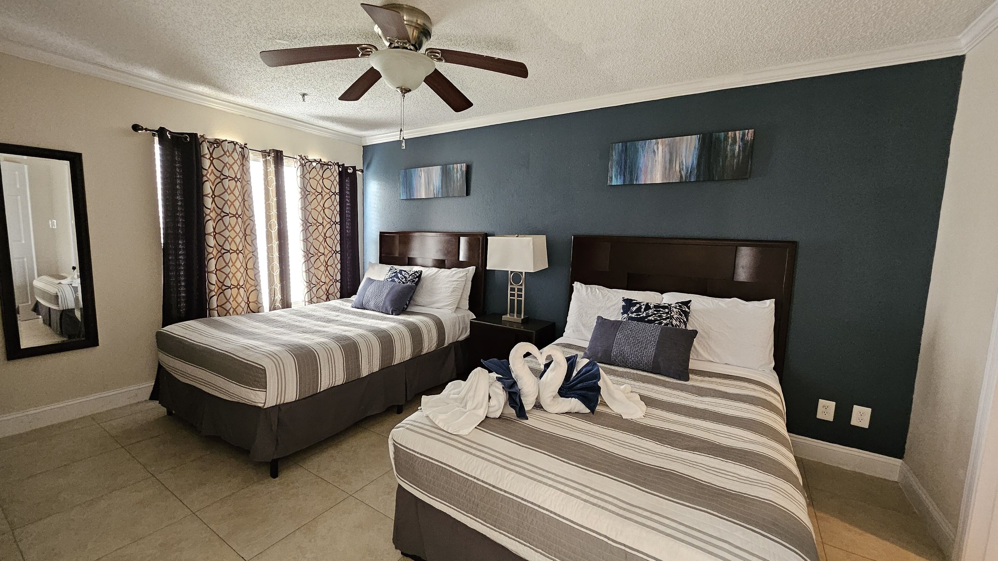 1 bedroom, desk, travel cot, WiFi