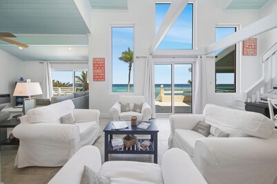 Coral Loft 4BR + 1 BR Oceanfront Villa w/ Private Pool & Beach in Grand Cayman