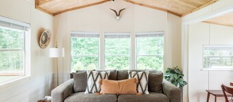 Leaf peeping views-minutes to downtown-stargazing-25 minutes to Asheville