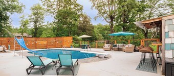 Leaf peeping views-minutes to downtown-stargazing-25 minutes to Asheville