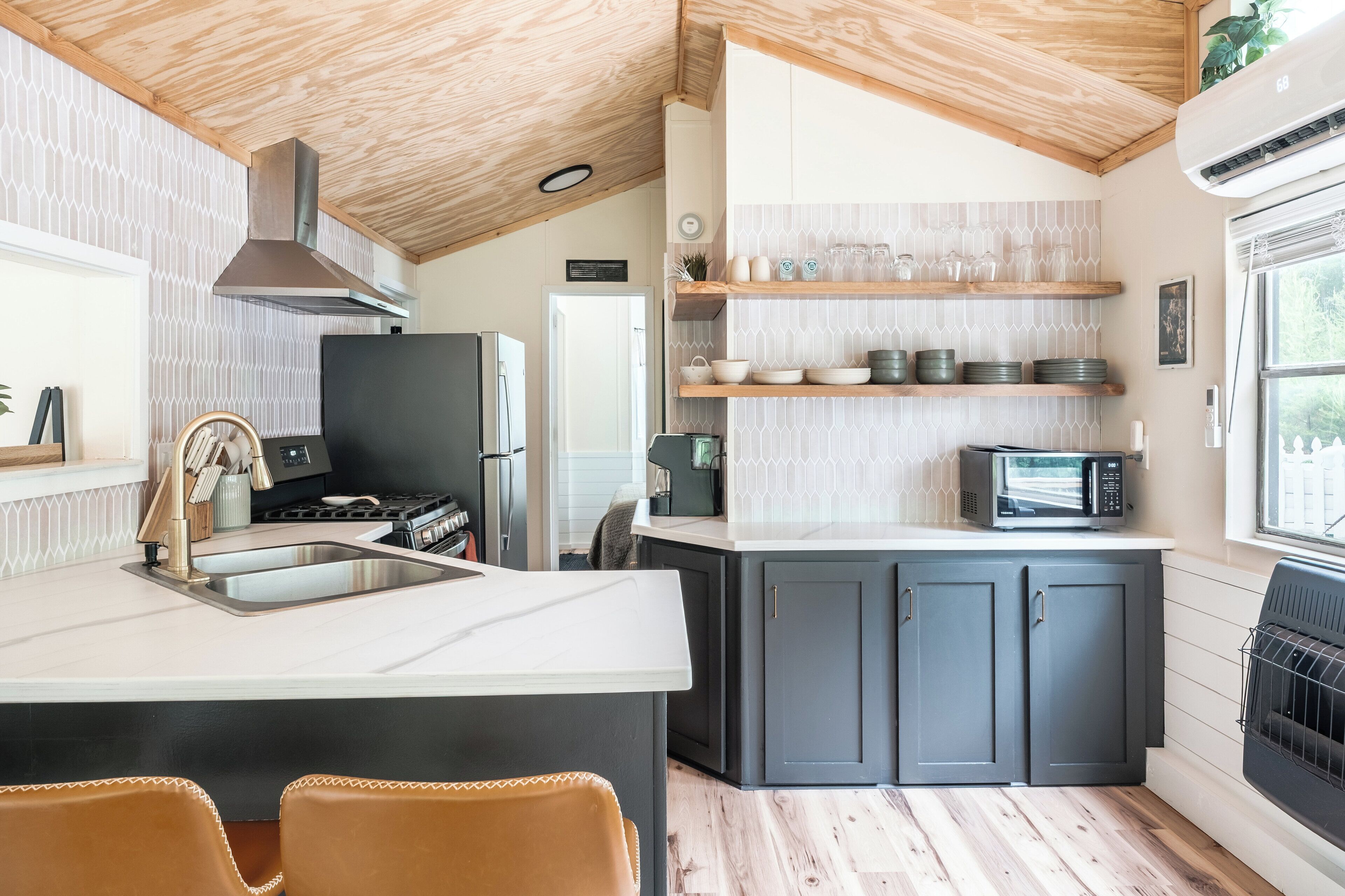 冰箱、微波炉、烤箱、炉灶