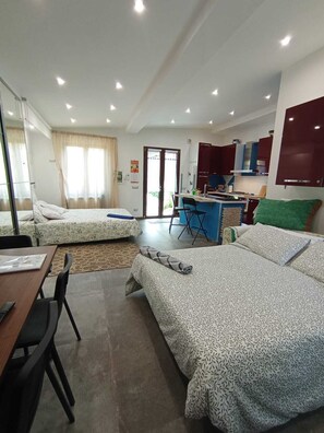 1 bedroom, desk, iron/ironing board, free WiFi