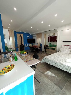 1 bedroom, desk, iron/ironing board, free WiFi