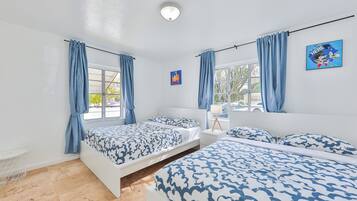 4 habitaciones, tabla de planchar con plancha y cuna de viaje