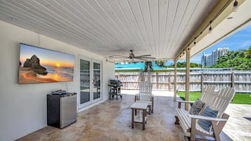 House, Multiple Beds, Pool Access, Pool View (Dolphin Villa) | Terrace/patio