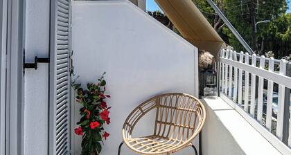 Omnia Suite located in Fira Capital of Santorini and very close to the caldera.