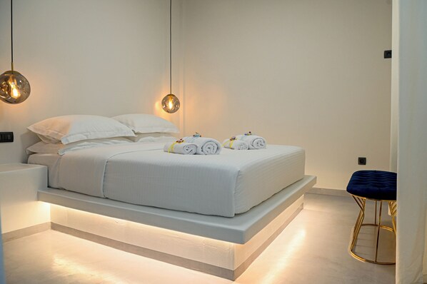 1 bedroom, in-room safe, iron/ironing board, travel cot