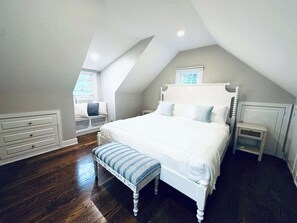 4 soverom, strykejern/-brett, reiseseng for barn og wi-fi (inkludert)