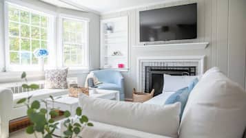 TV, fireplace, offices