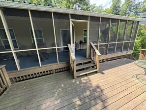 Outdoor dining - LAKE HOUSE ON LANIER WITH BREATHTAKING VIEWS (Gainesville)