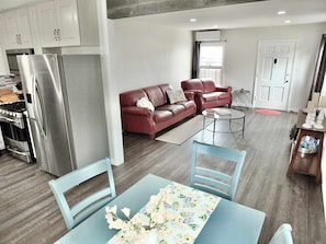 Interior - Greenbelt Guesthouse (Long Beach)