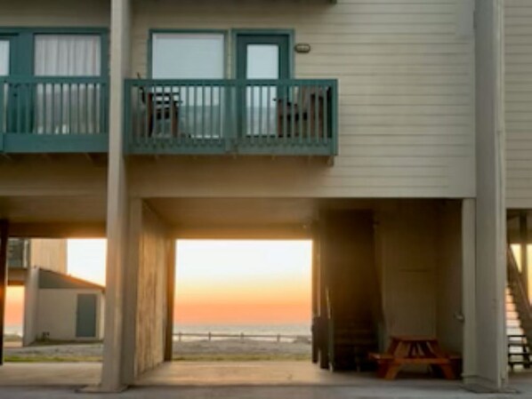 Exterior - Loft Style/One Bedroom Condo/Private Balcony/Seaside Pool/Pet Friendly (Freeport)