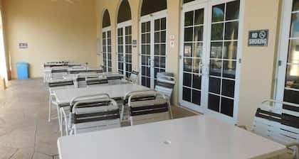 Ground floor 3/2 with Courtyard