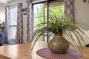 公寓客房, 1 張加大雙人床及 1 張梳化床, 露台, 高球場景 (Greenside Retreat) | 內部