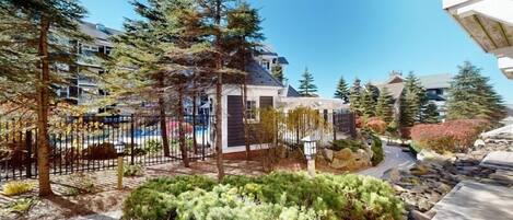 المنطقة المحيطة بالمنشأة