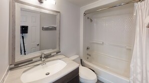 Dusch, hårtork och handdukar