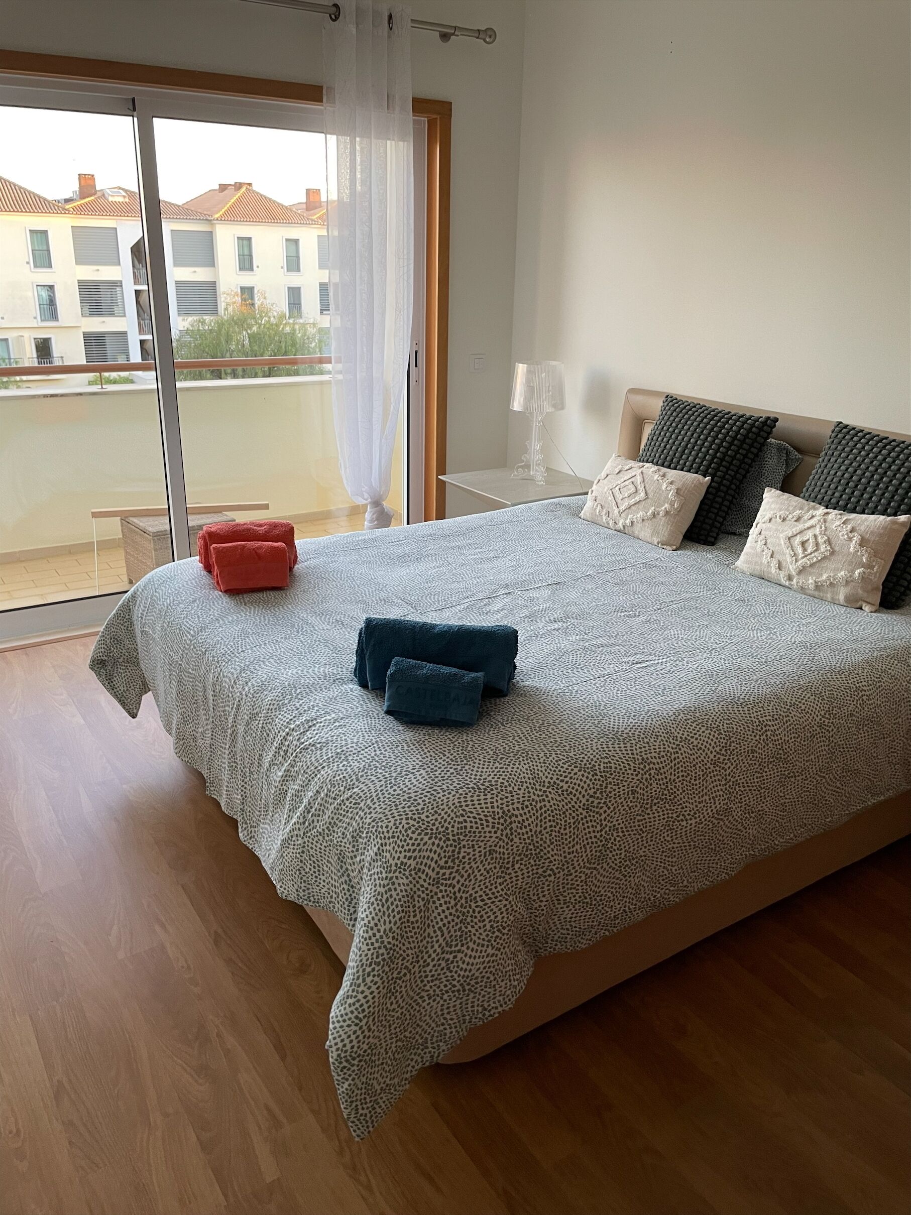 2 bedrooms, iron/ironing board, travel crib, free WiFi