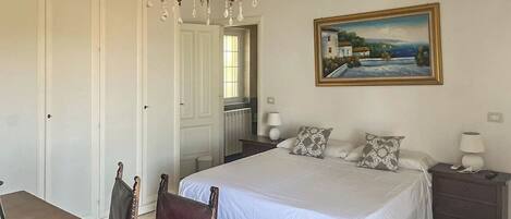 1 bedroom, iron/ironing board, WiFi