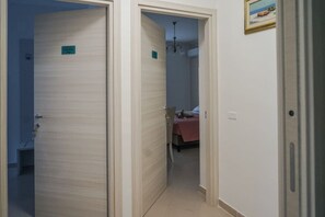 1 bedroom, desk, WiFi, bed sheets