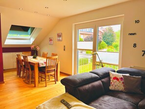 Smart TV - Apartment "Bei Freunden" Cozy vacation apartment on the edge of the forest Child-friendly (Naumburg)