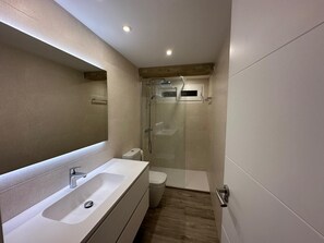 Eco-friendly toiletries, hair dryer, towels, soap - Cozy 2-bedroom apartment with AC and WiFi in delightful La Manga del Mar Menor (San javier)