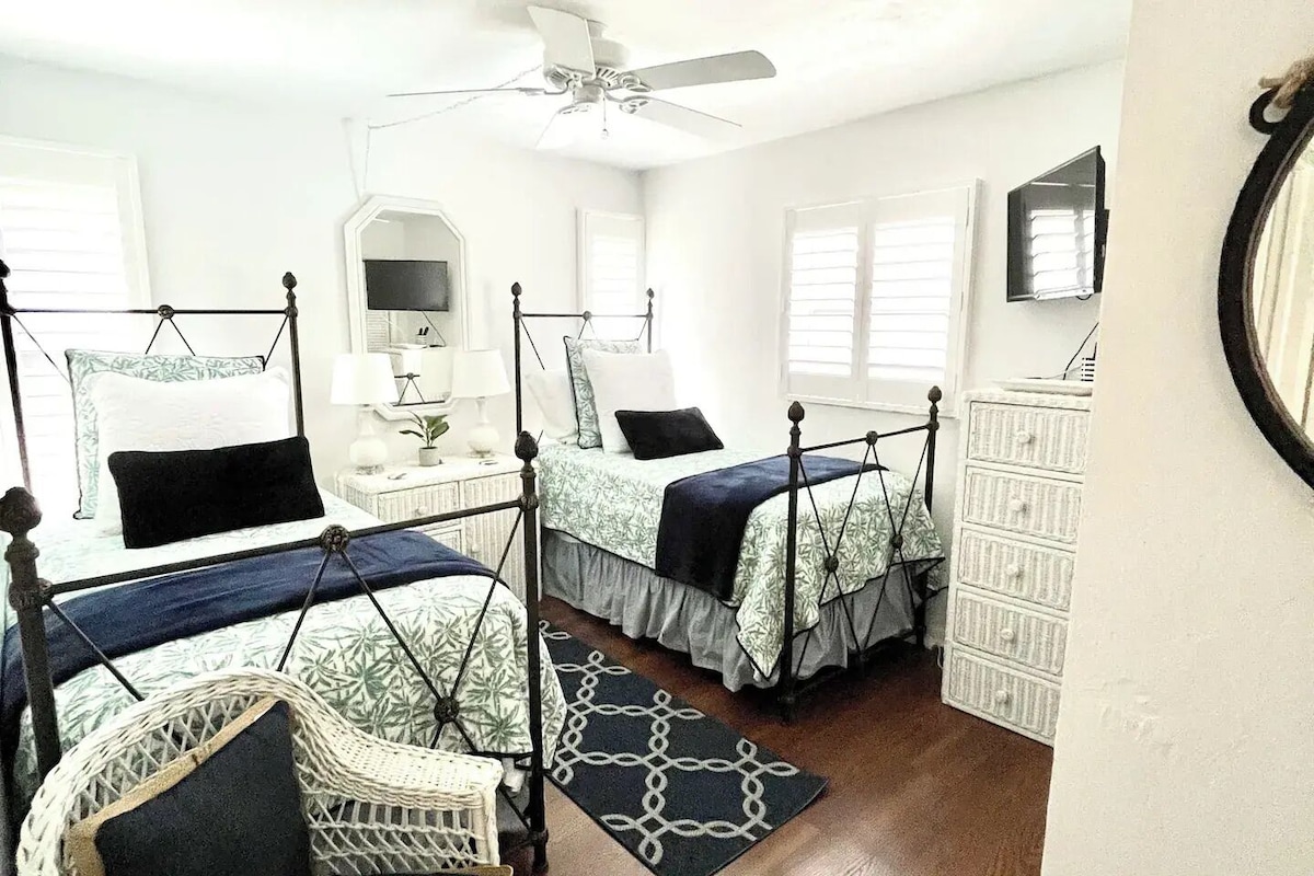 Photo 8 of Beautiful Naples home, walk to private beach!