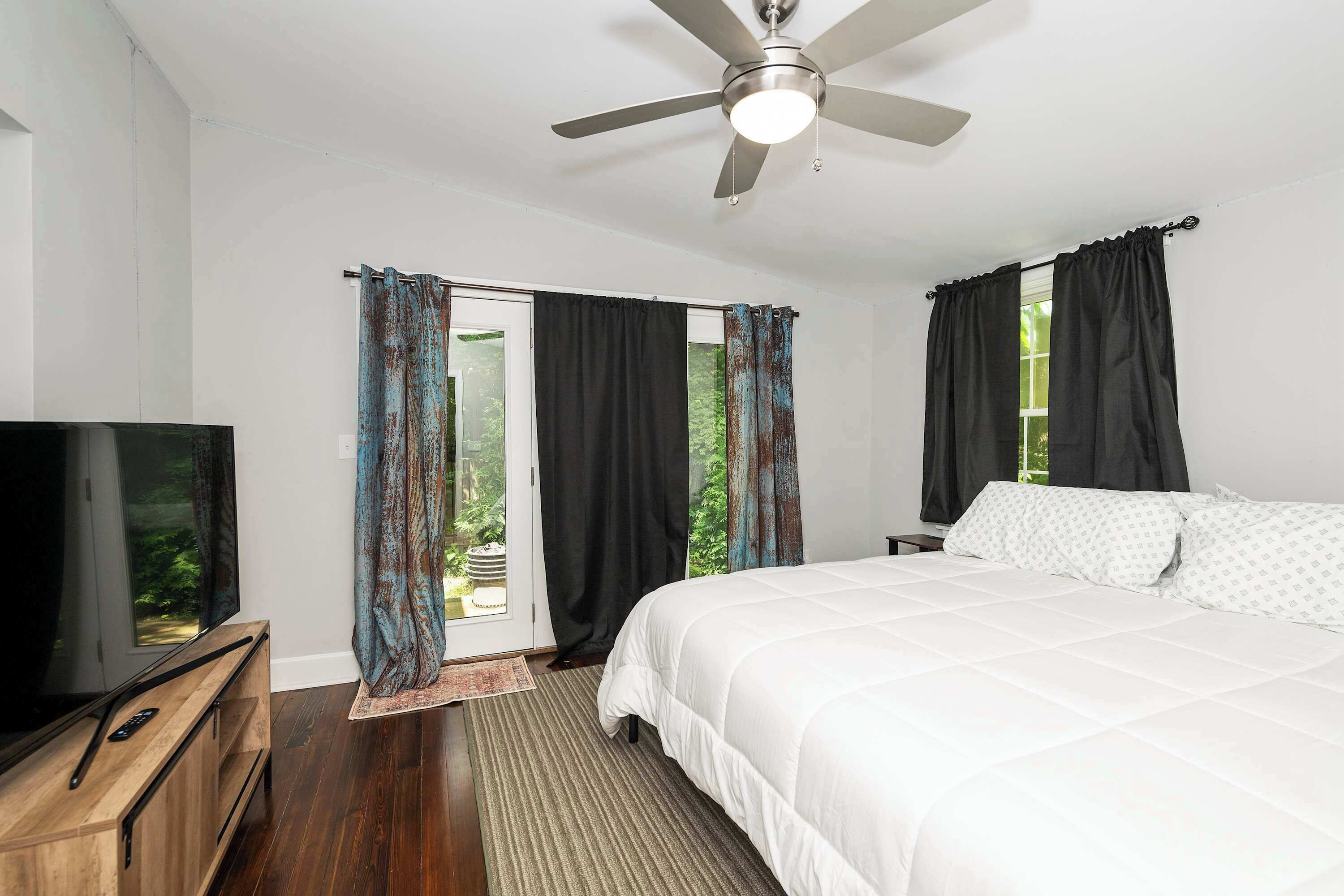 Nhà, nhiều giường, sân hiên, quang cảnh vườn (Hunley Haven Retreat) | 4 phòng ngủ, trang trí khác biệt 